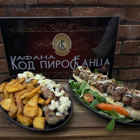 Pirocanac Rooms & Restaurant "Breakfast-Lunch-Dinner" Pirot Esterno foto