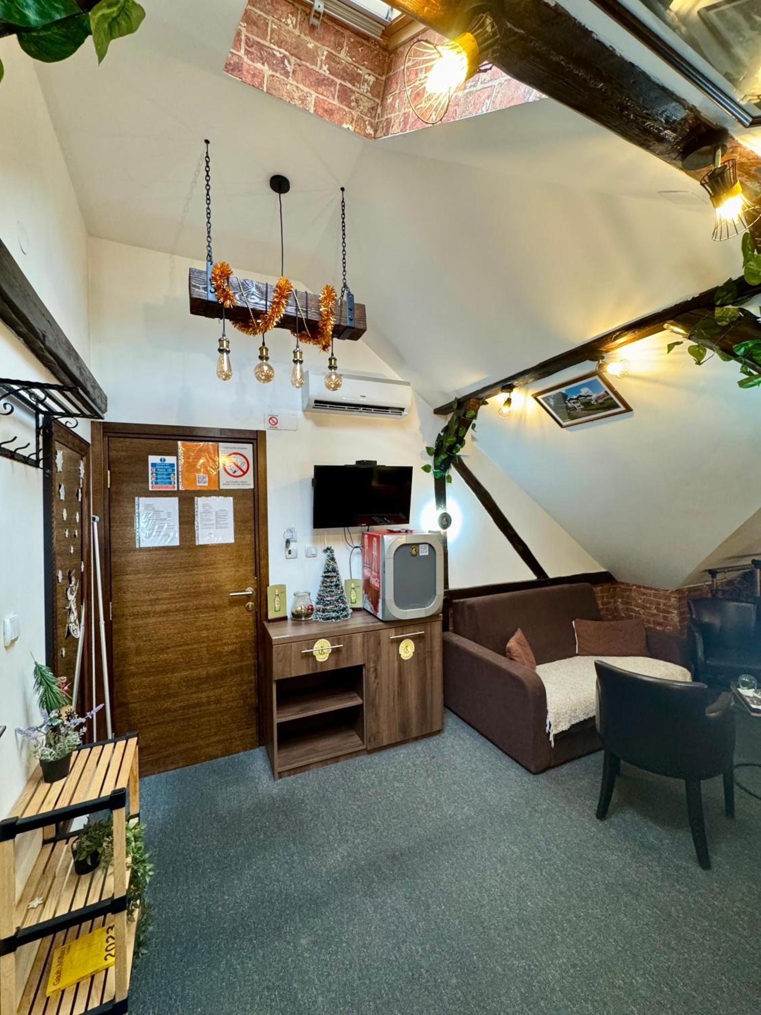 Pirocanac Rooms & Restaurant "Breakfast-Lunch-Dinner" Pirot Esterno foto